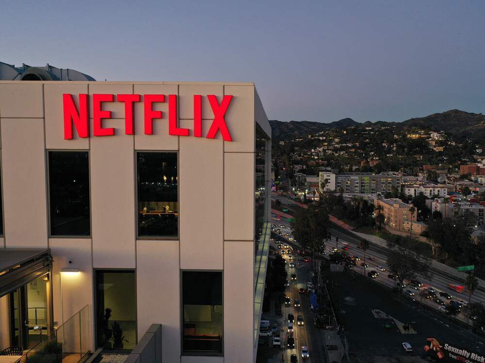 netflix,-peloton-bring-pandemic-stock-era-to-shuddering-halt-as-shares-plunge