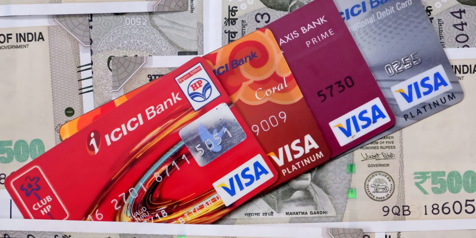 visa-and-mastercard-have-banned-russian-banks-as-more-western-sanctions-roll-out