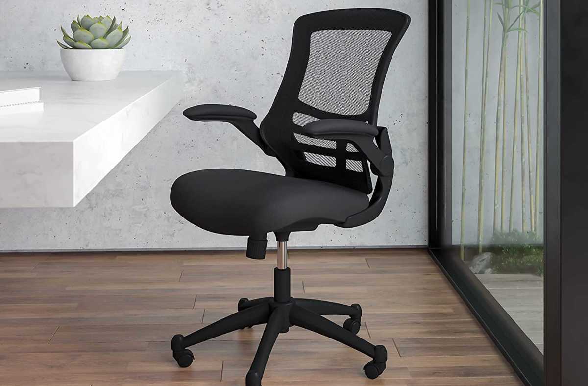 upgrade-your-wfh-experience-with-this-$140-office-chair