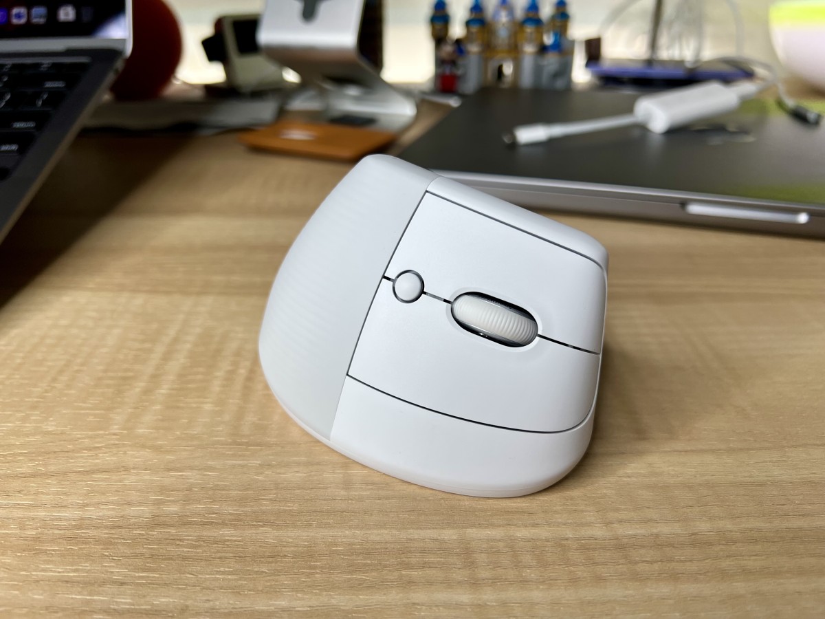 we-tried-logitech’s-latest-vertical-mouse-and-it-flips-expectations