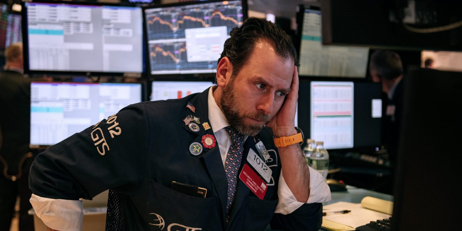 us-stocks-crater-as-the-dow-sheds-938-points-and-nasdaq-notches-its-worst-month-since-2008