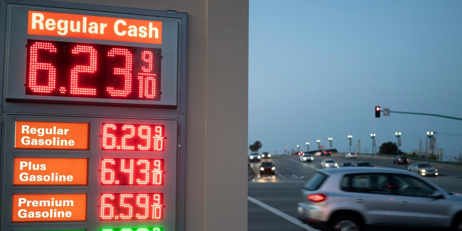 gas-prices-are-headed-to-$6-a-gallon-in-the-us-as-the-summer-driving-season-kicks-off,-jpmorgan-says