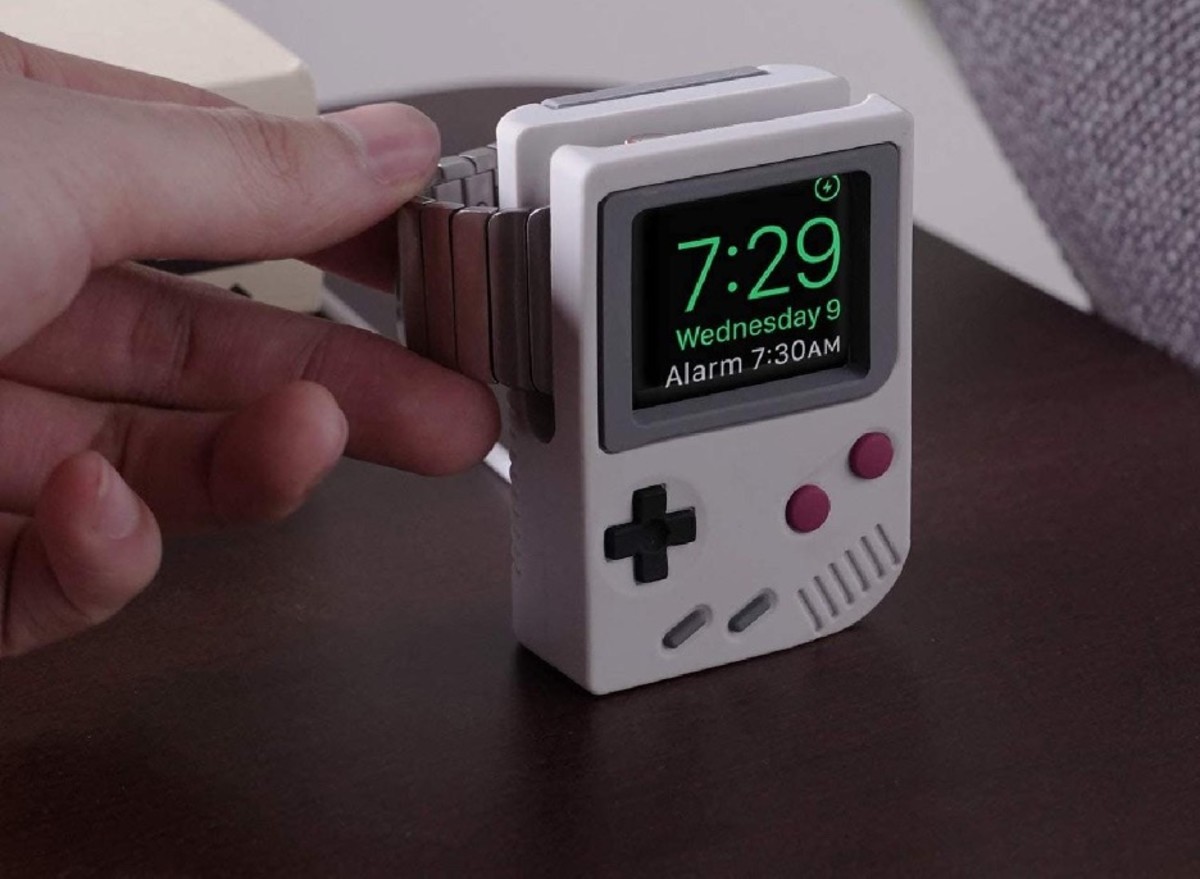 this-$15-apple-watch-stand-is-a-blast-from-the-past