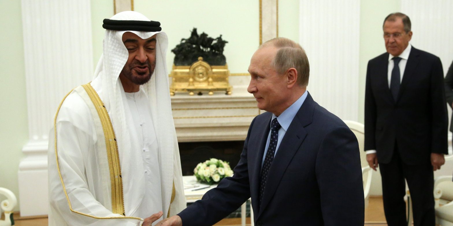 russia-distances-itself-from-the-us-dollar-further-as-it-moves-to-trade-oil-with-india-using-the-uae’s-local-currency:-report