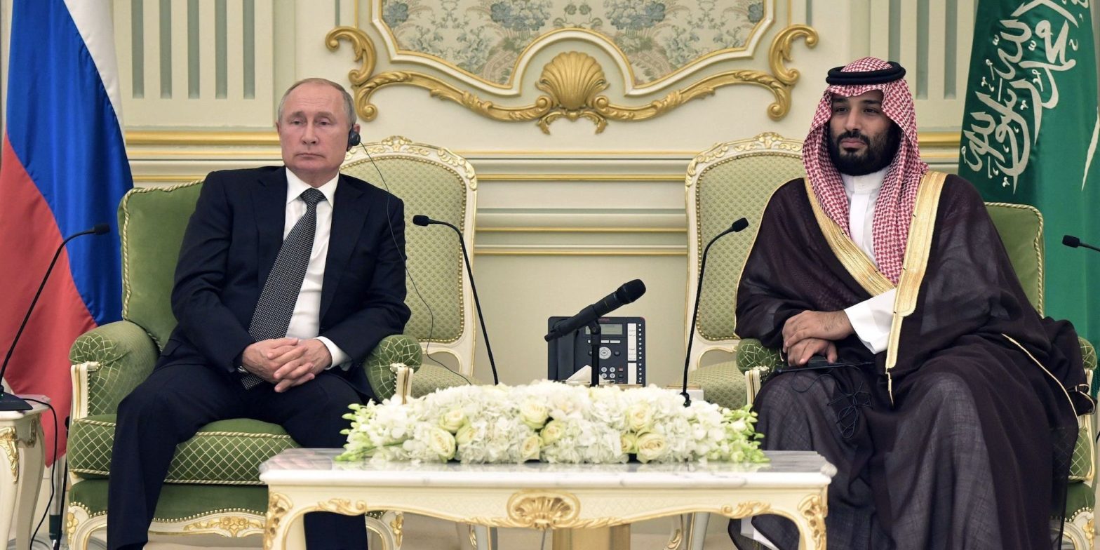 russia-is-competing-with-saudi-arabia-by-selling-discounted-oil-as-putin’s-cheap-crude-flows-to-india