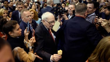 buffett-goes-on-buying-spree-as-stock-market-reels-|-kiplinger