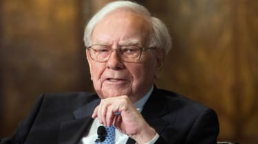 buffett-buys-more-apple,-chevron,-occidental-petroleum,-in-q2-|-kiplinger