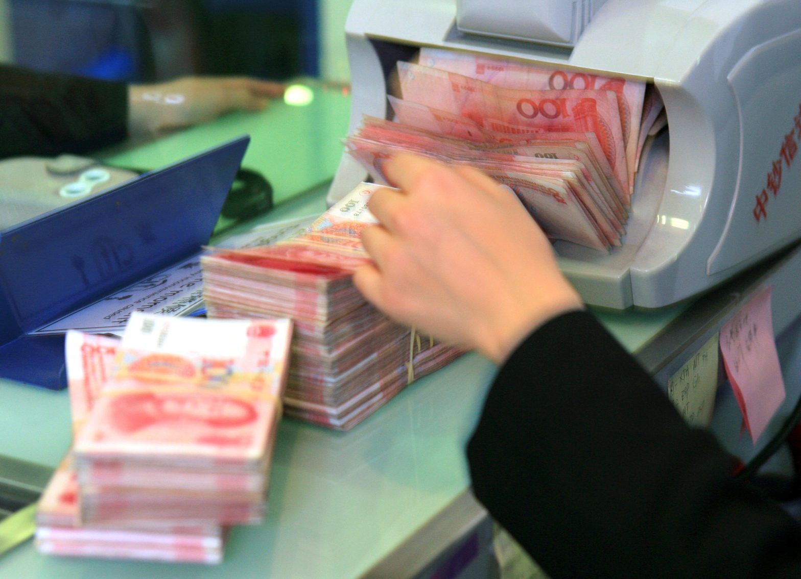 russia’s-top-banks-have-started-lending-out-yuan-and-transferring-china’s-currency-outside-the-swift-system