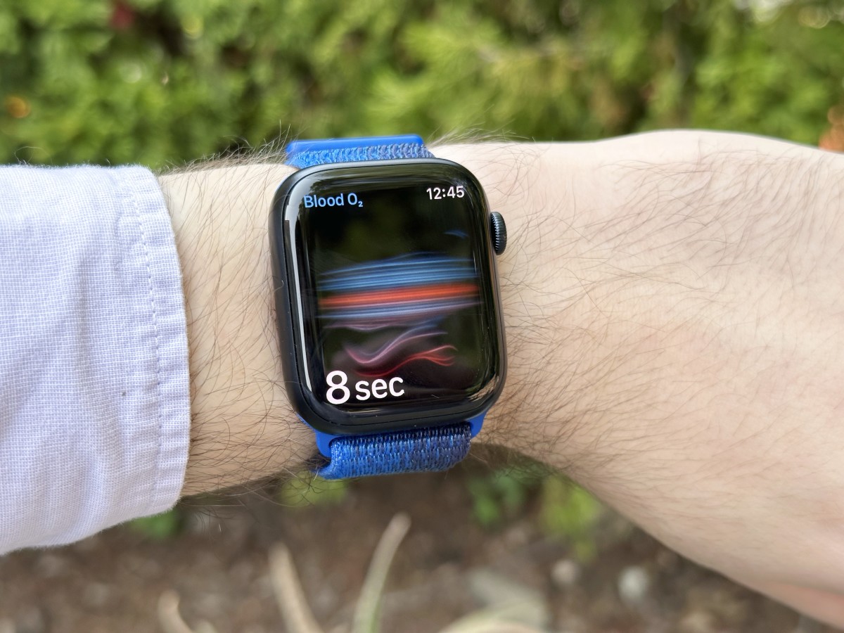 apple-watch-series-8-review:-best-in-class-smartwatch