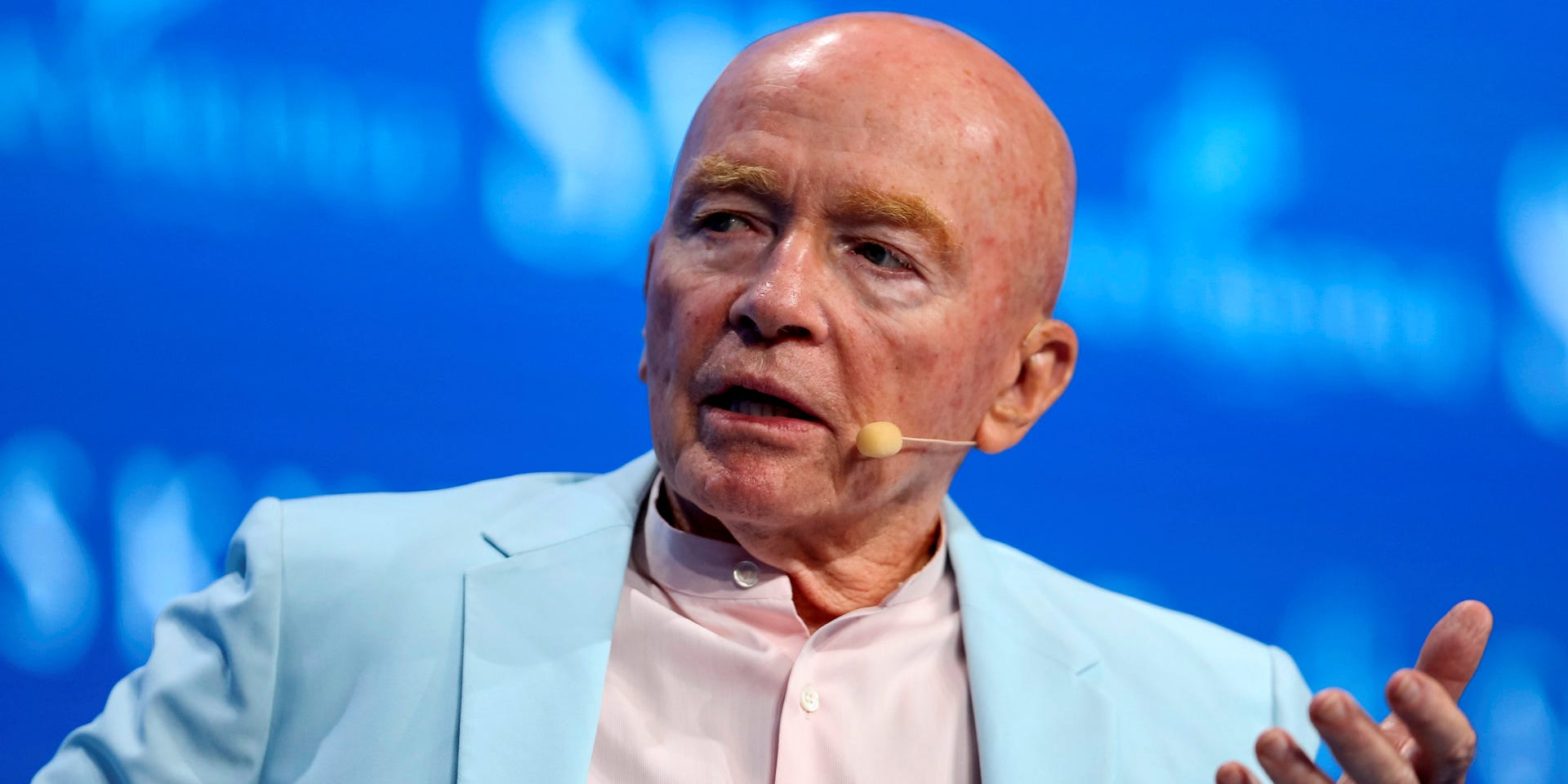 billionaire-investor-mark-mobius-says-stocks-could-stay-buoyant-amid-fed-rate-hikes-and-a-possible-recession