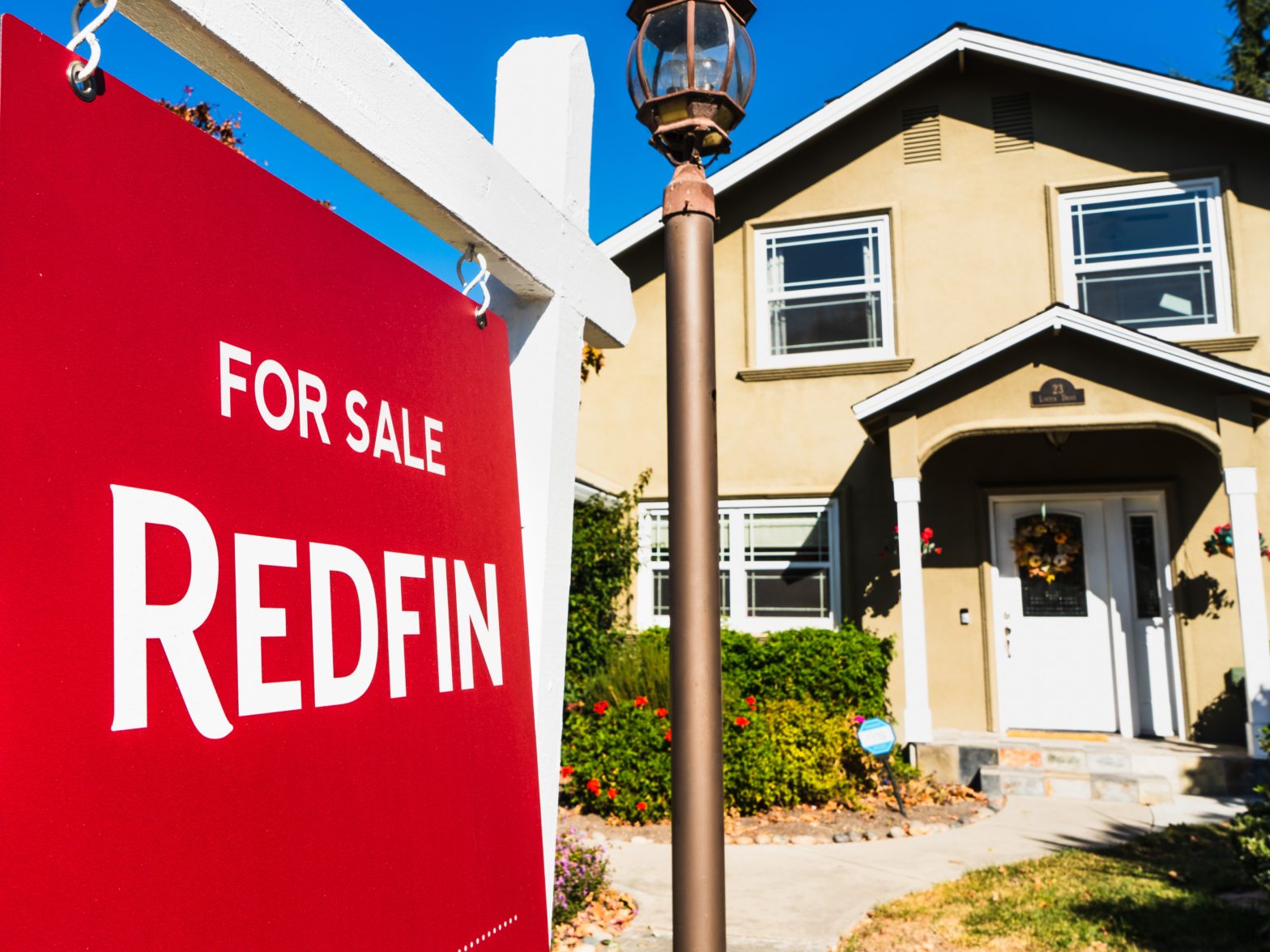 us-home-sales-will-keep-falling-through-2023,-redfin-says:-‘housing-companies-are-in-the-jungle-now’