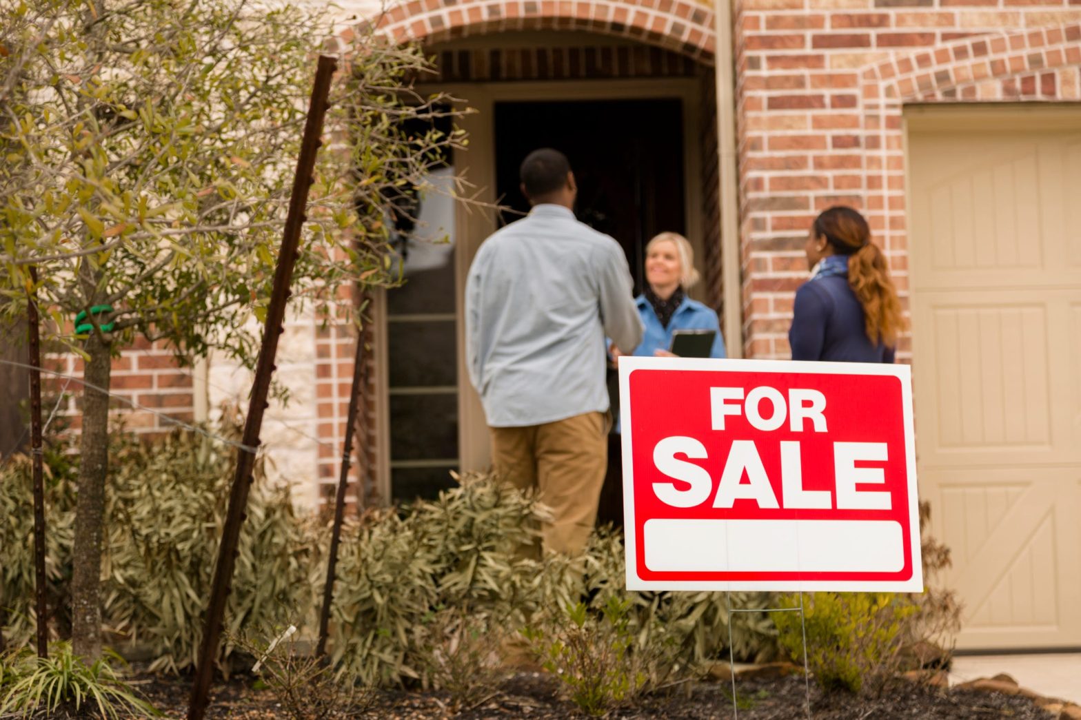 falling-house-prices-will-help-the-fed-tame-inflation-–-but-they-also-increase-the-risk-of-a-prolonged-economic-downturn