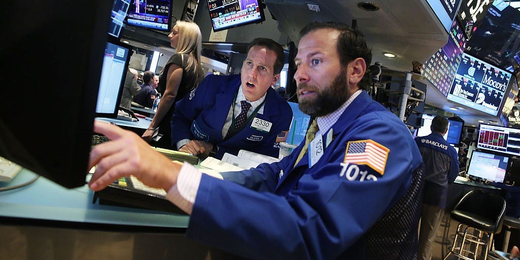 us-stocks-close-mixed-as-investors-nervously-await-november-jobs-report