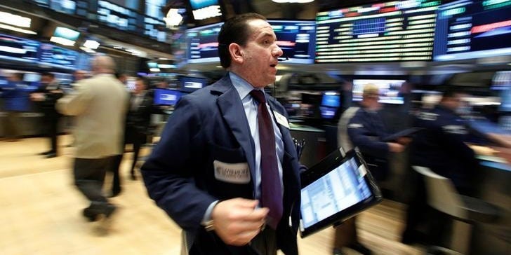 us-stocks-rise-in-choppy-session-after-new-economic-data-but-s&p-500-logs-3rd-straight-weekly-loss