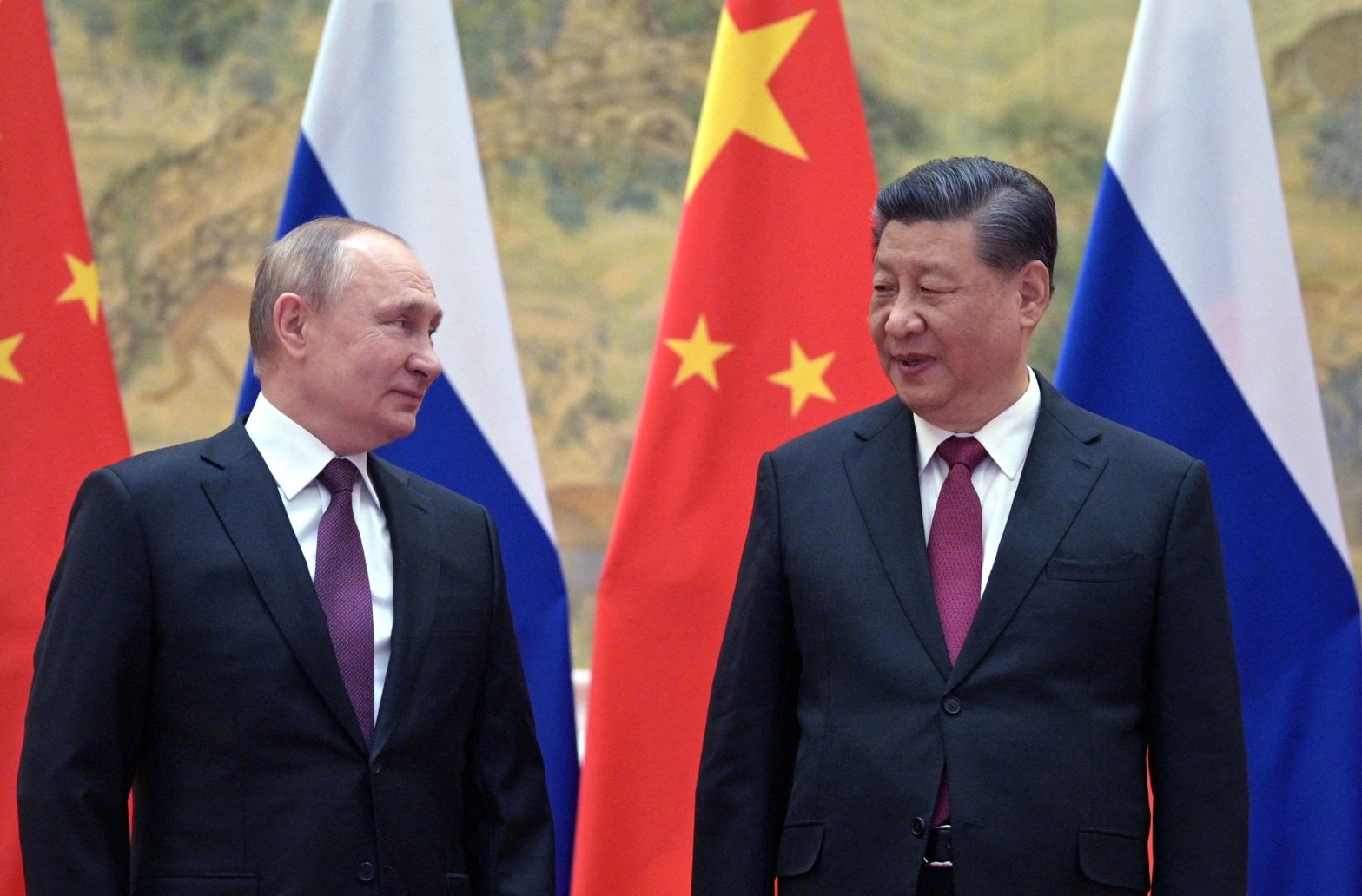 china-looks-to-weaken-us-dollar-with-petroyuan-as-oil-producers-rally-to-beijing,-and-russia-has-‘become-an-asian-nation,’-analyst-says