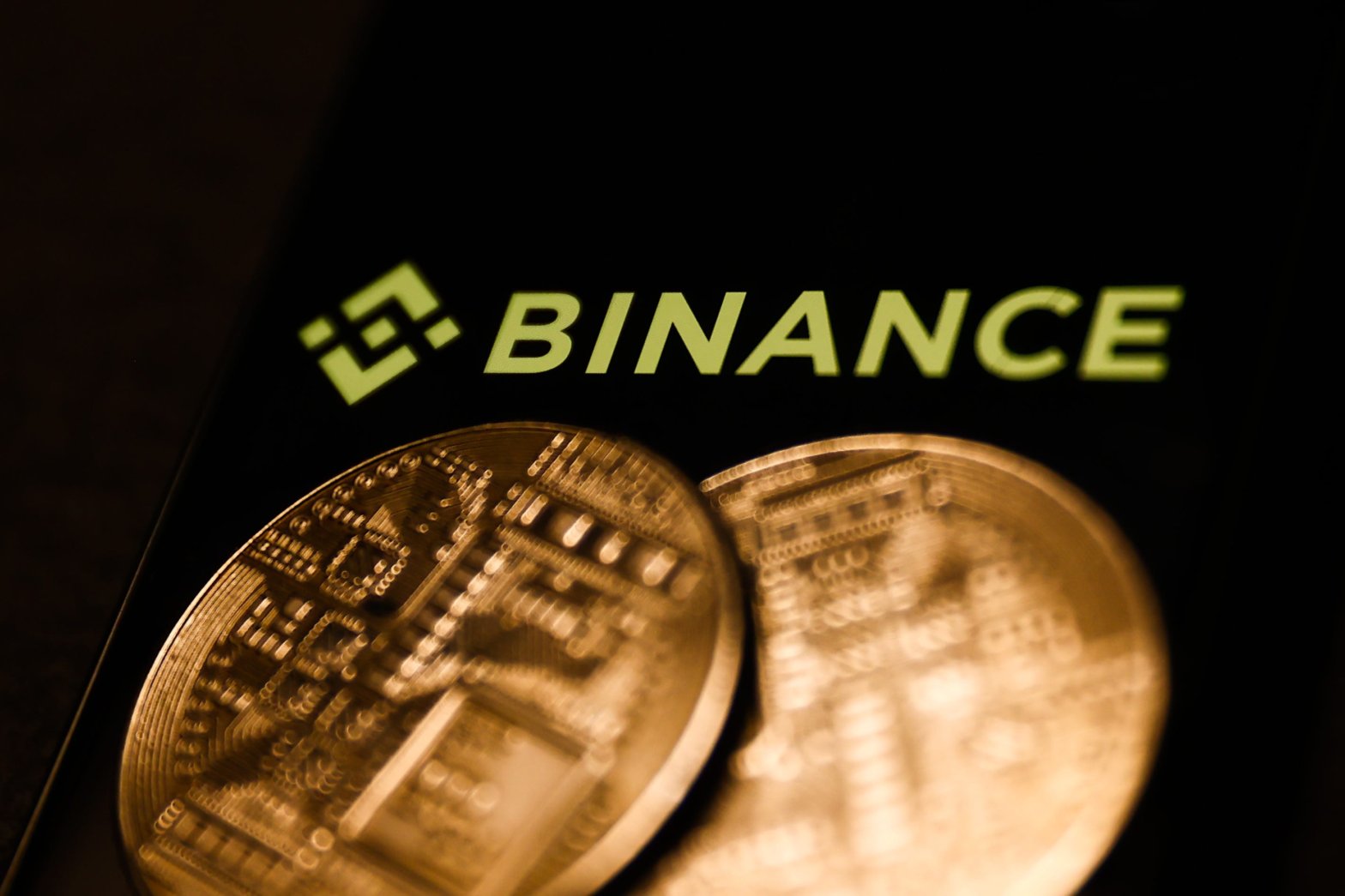 binance-battles-‘ftx-redux’-fears-as-us-regulators-blow-torch-the-crypto-behemoth-–-but-analysts-think-it-will-weather-the-storm