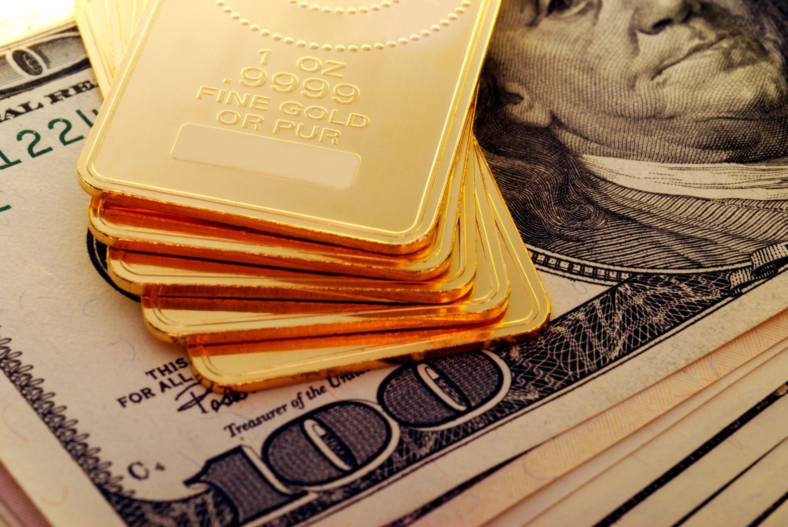 fears-that-the-us-dollar-will-collapse-are-nonsense,-and-doomsayers-are-often-hawking-gold,-investment-chief-says