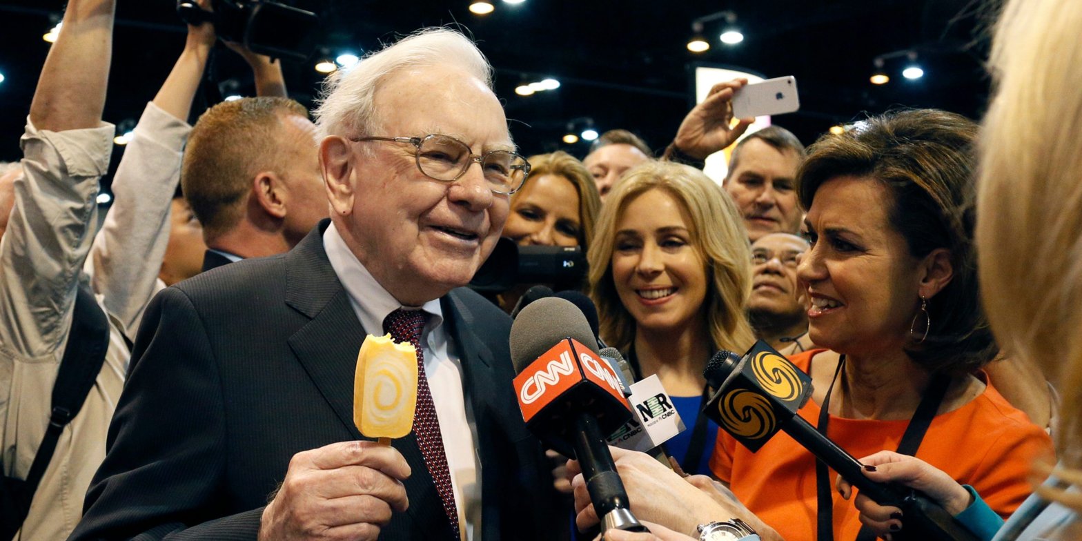 warren-buffett-eats-mcdonald’s-for-breakfast,-drinks-5-cokes-a-day,-and-devours-cookies-and-ice-cream-here-are-the-investor’s-11-best-quotes-about-his-iconic-diet.