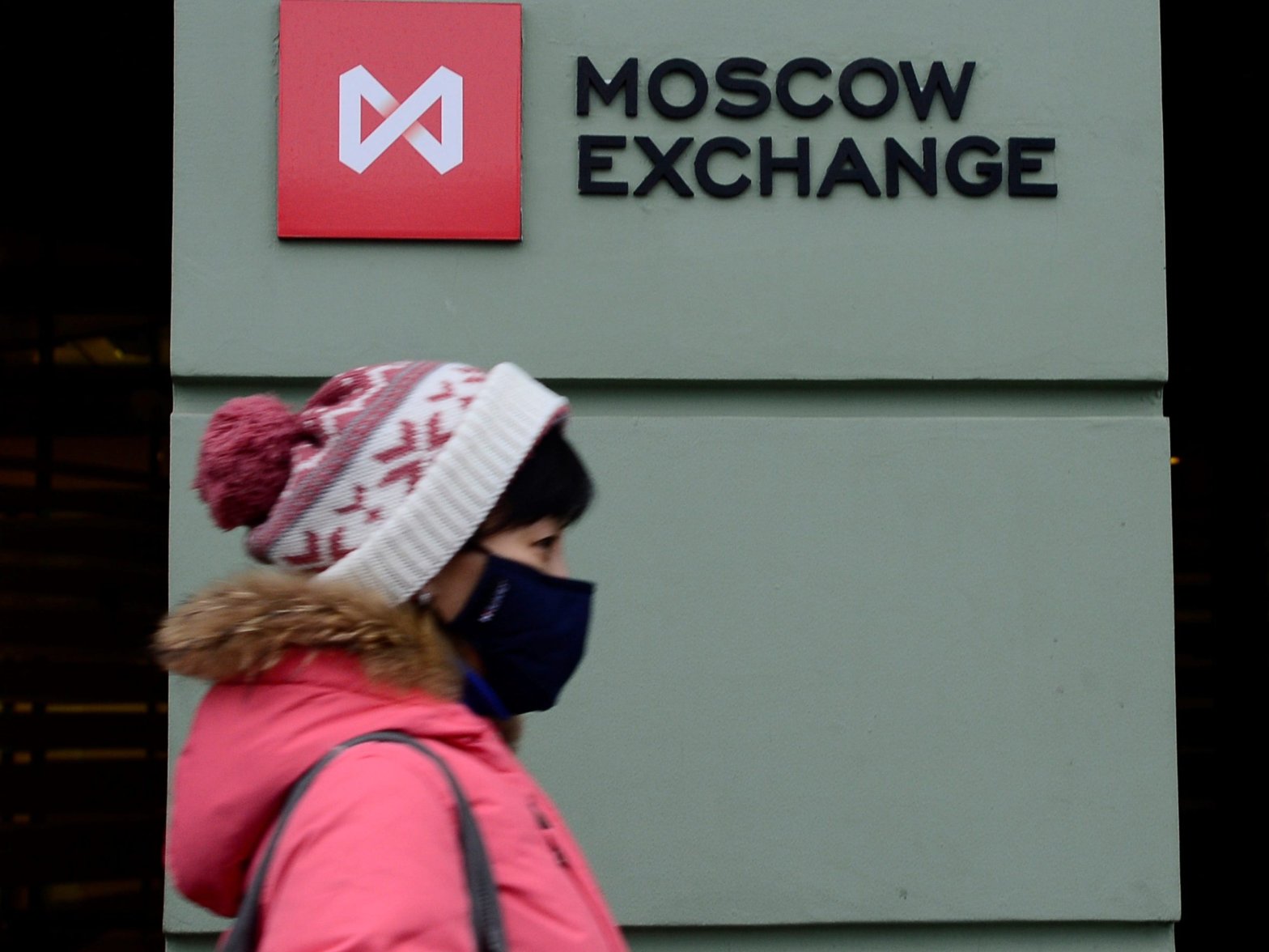 russia’s-domestic-stock-investors,-shut-off-from-the-international-financial-system,-have-helped-send-the-moscow-exchange-to-a-12-month-high