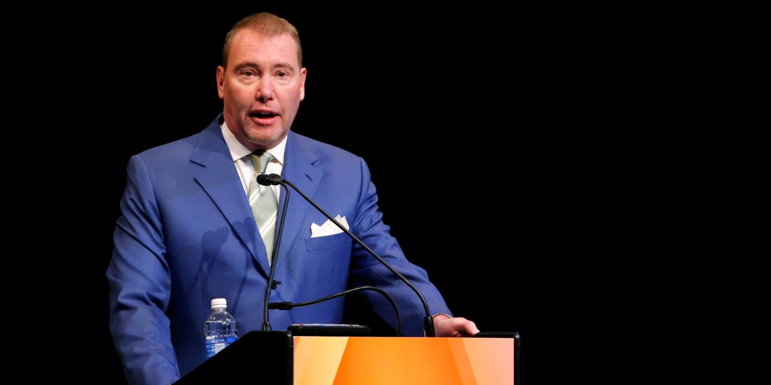 the-banking-crisis-will-only-end-once-the-fed-starts-slashing-interest-rates,-jeff-gundlach-warns