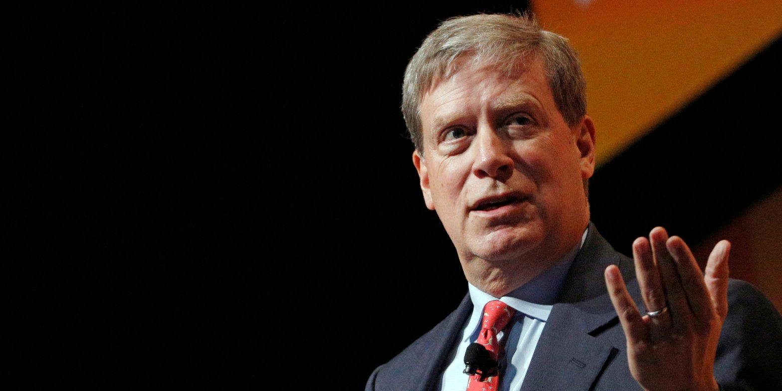 stanley-druckenmiller-rings-the-alarm-on-an-imminent-recession-–-and-says-ai-could-rival-the-internet-in-impact