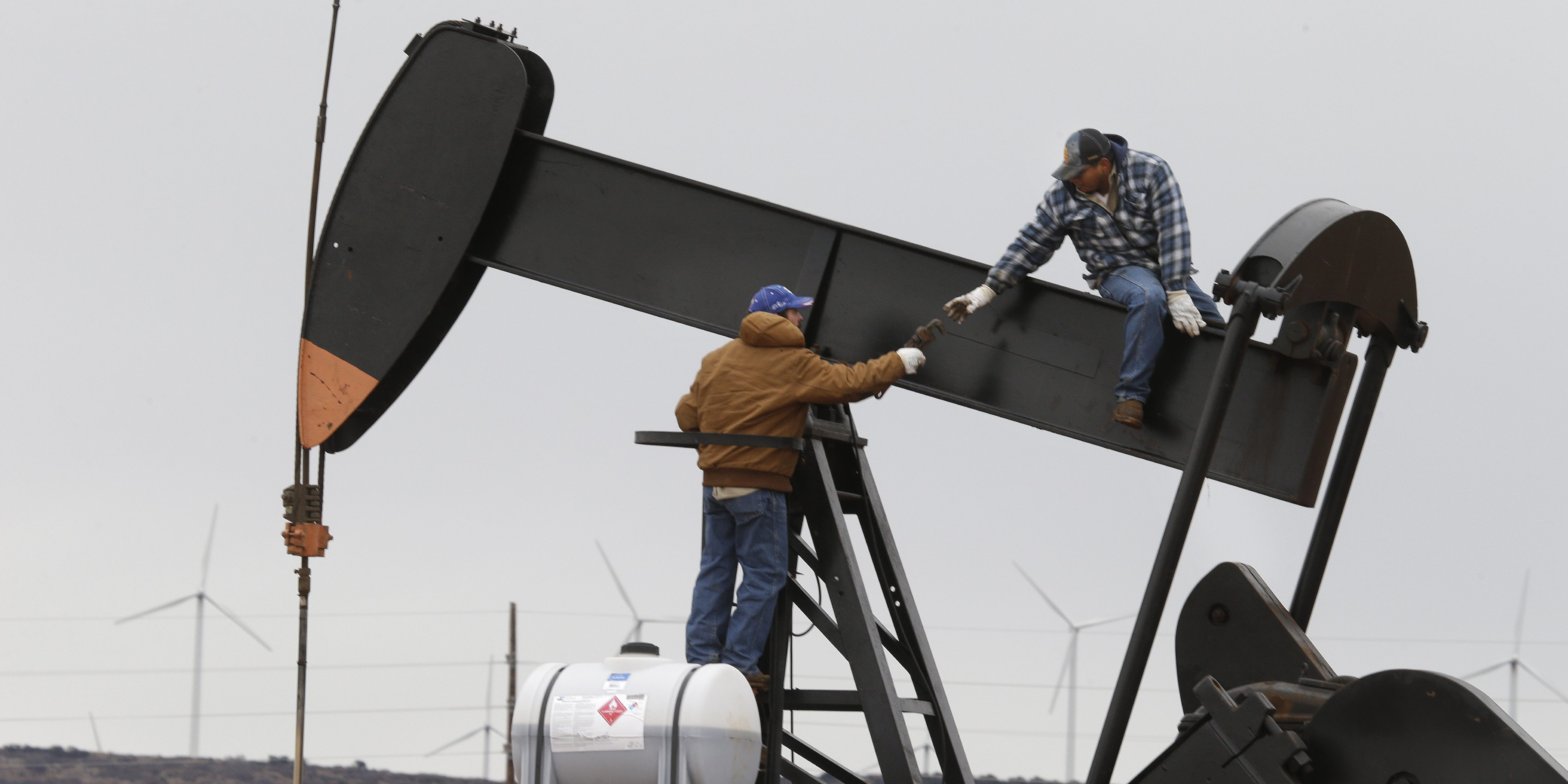 oil-prices-could-rise-to-$120-a-barrel-on-further-supply-cuts,-and-that-would-bring-economic-growth-to-a-halt-next-quarter,-jpmorgan-says